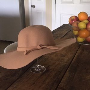 Tan hat- never worn